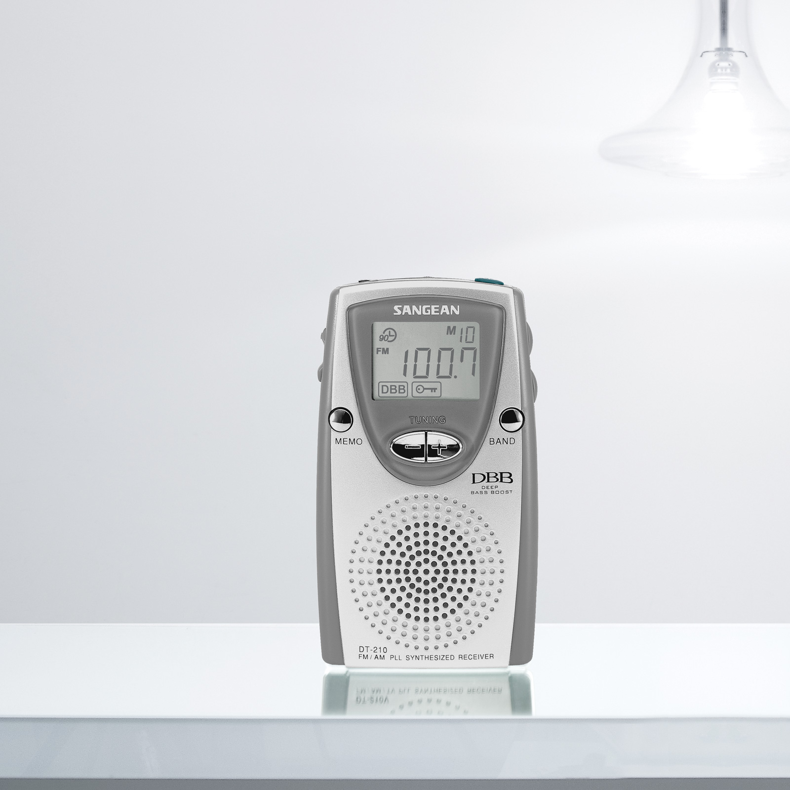 Radio de poche avec haut-parleur intégré DT-210